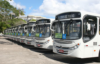 Passagem de ônibus não chegará a R$ 4, diz prefeito