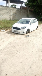 Veículo roubado é abandonado no polo de apoio  em Dias Dávila