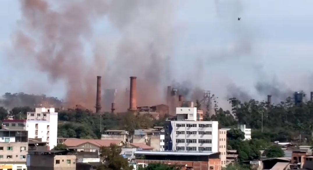 Explosão é registrada na Usiminas e usina é evacuada em Ipatinga em Minas Gerais