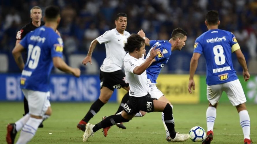 Corinthians e Cruzeiro decidem hoje título da Copa do Brasil em São Paulo