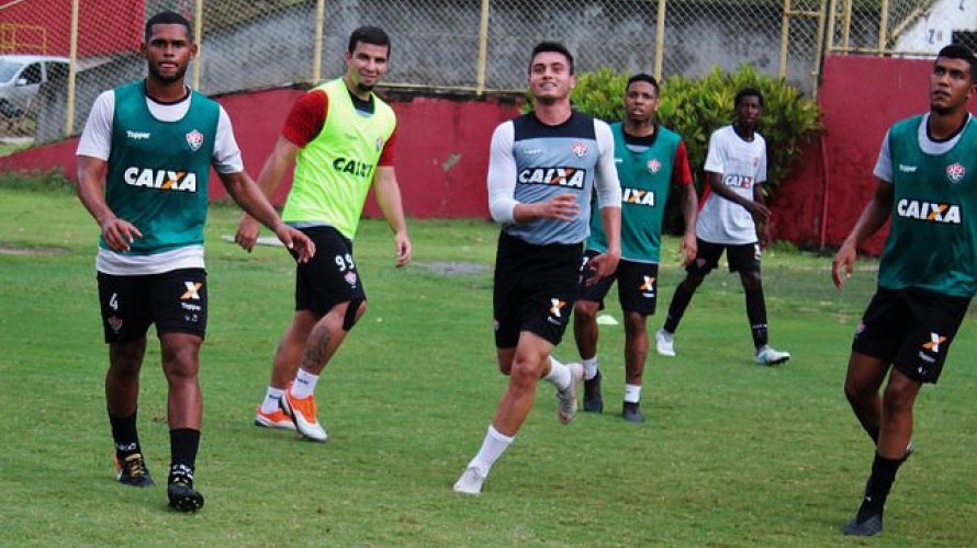Com treinos físico e técnico, Carpegiani segue preparação para enfrentar o São Paulo