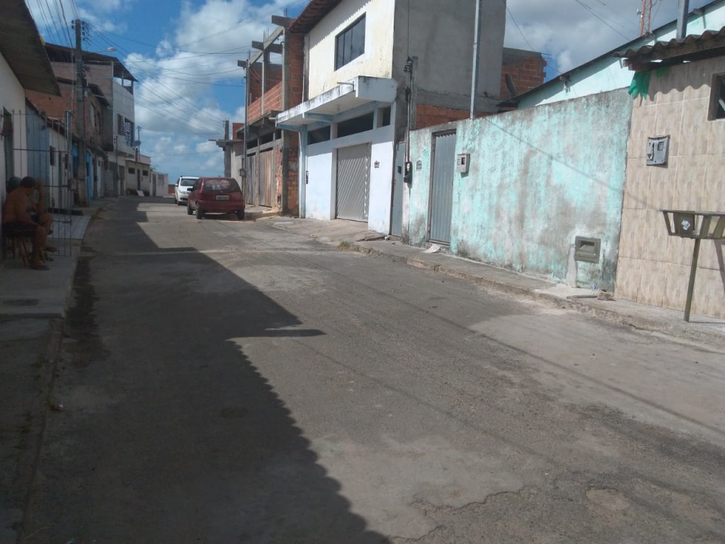 Moradores da rua Pataxós Phoc III reclamam de falta d’água a quatro manobras