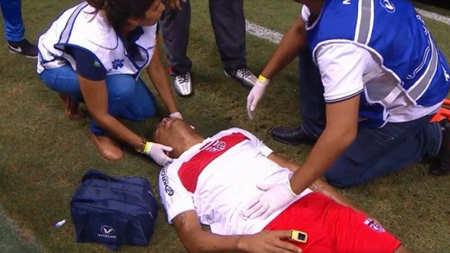Boletim médico do CRB aponta que Zé Carlos teve pico de pressão após sofrer trauma na coluna