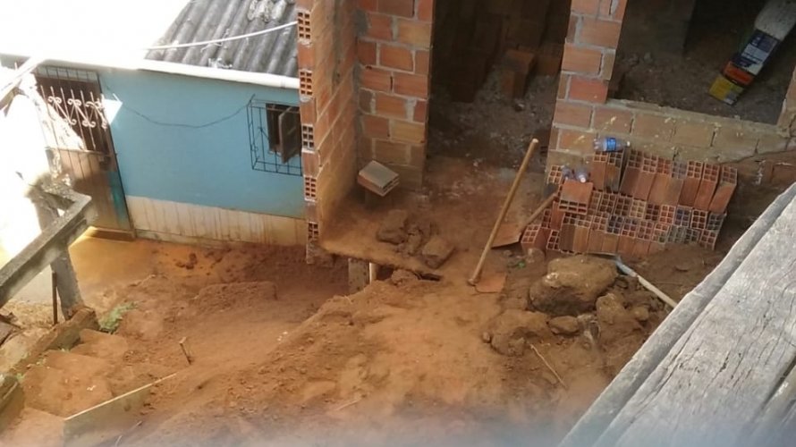 Durante escavação, terra desliza e homem fica soterrado em São Caetano