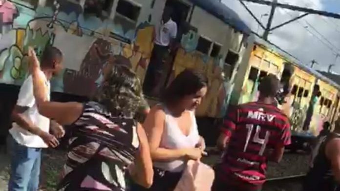 Explosão em trem do Subúrbio provoca pânico e passageiros ficam feridos