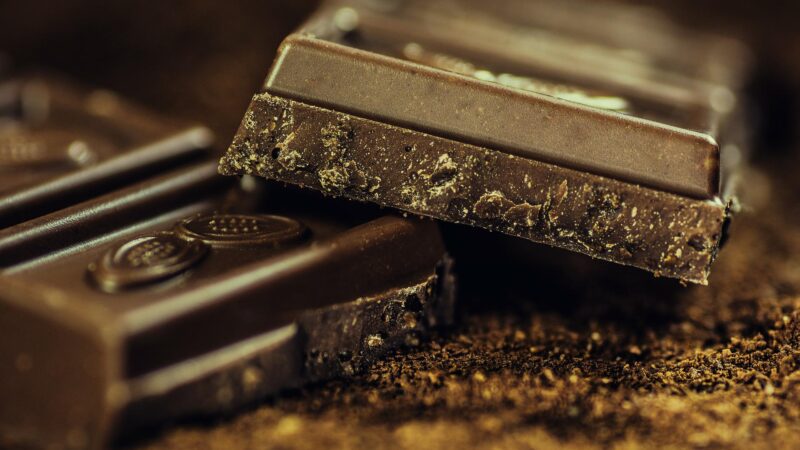 TERROR ALIMENTÍCIO? Saiba como consumir chocolate sem prejudicar performance de treinos