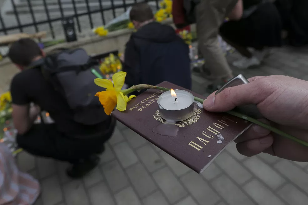 União Europeia deve suspender direito a visto para turistas russos, diz jornal