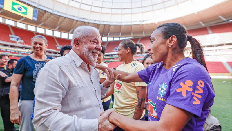 Lula recebe ministras para assistir partida da seleção feminina na Copa do Mundo